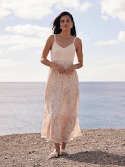 Mint Velvet Geo Print Crochet Maxi Dress - Imagen 2 de 8