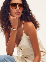 QUAY Animal On The Fly Sunglasses - Image 3 of 3