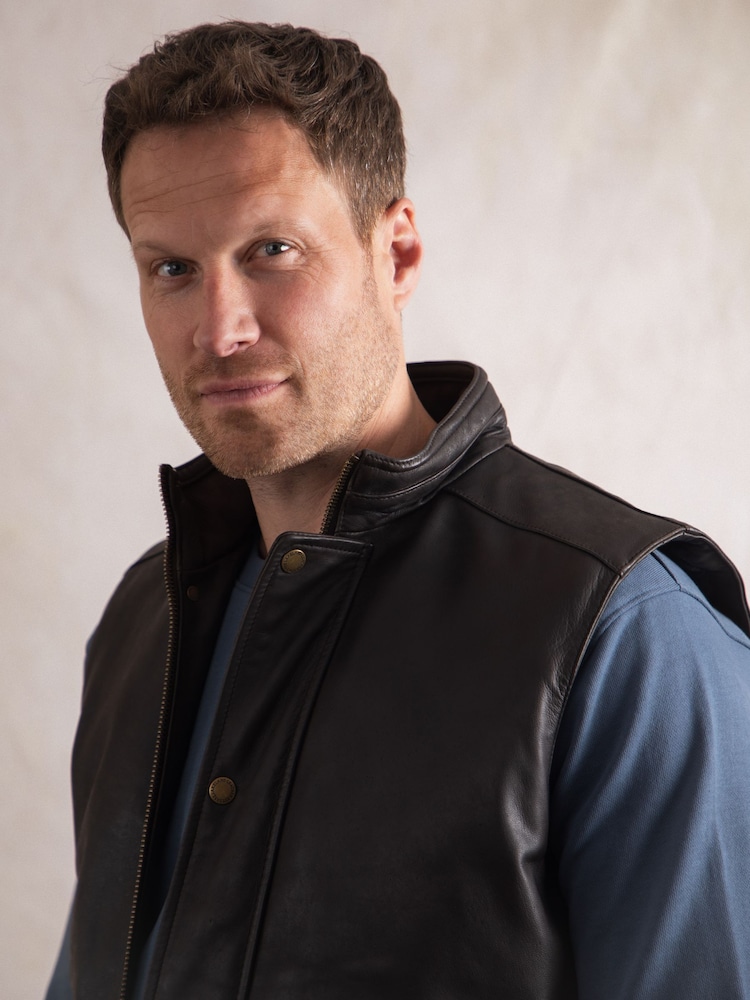 Lakeland Leather Brown Garrigill Gilet - Image 6 of 7