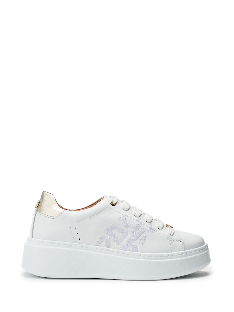 Bela - Moda in Pelle Ambretta Leopard Stitch Feature White Trainers - Slika 1 iz 4