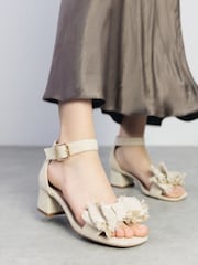 Moda in Pelle Natural Kenna Two Part Comfort Sandals With Bow - Imagen 1 de 5