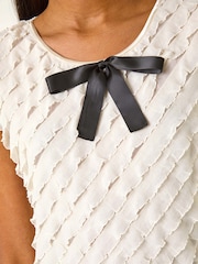 Roman Bow Front Frill Detail Blouse - Imagen 5 de 5