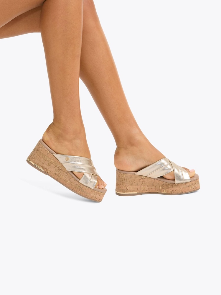 Dorado - Sandalias de cuña con diseño cruzado Fresco de Carvela Comfort - Imagen 1 de 5 Dorado - Sandalias de cuña con diseño cruzado Fresco de Carvela Comfort - Imagen 1 de 5