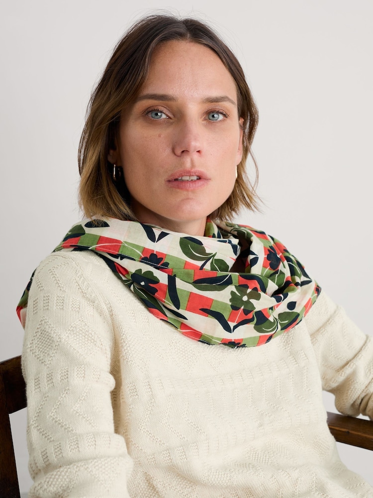 Seasalt Cornwall Green New Everyday Circle 100% Cotton Scarf - Image 5 of 5 Seasalt Cornwall Green New Everyday Circle 100% Cotton Scarf - Image 5 of 5