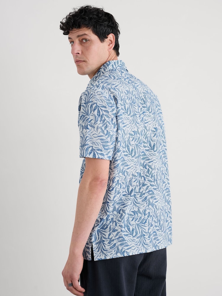 Seasalt Cornwall White Mens Barque Short Sleeve 100% Organic Cotton Shirt - Image 2 of 5 Seasalt Cornwall White Mens Barque Short Sleeve 100% Organic Cotton Shirt - Image 2 of 5
