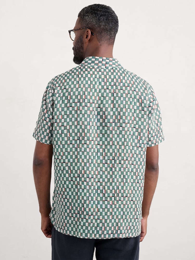 Seasalt Cornwall Green Mens Heron Short Sleeve Shirt - Image 2 of 5