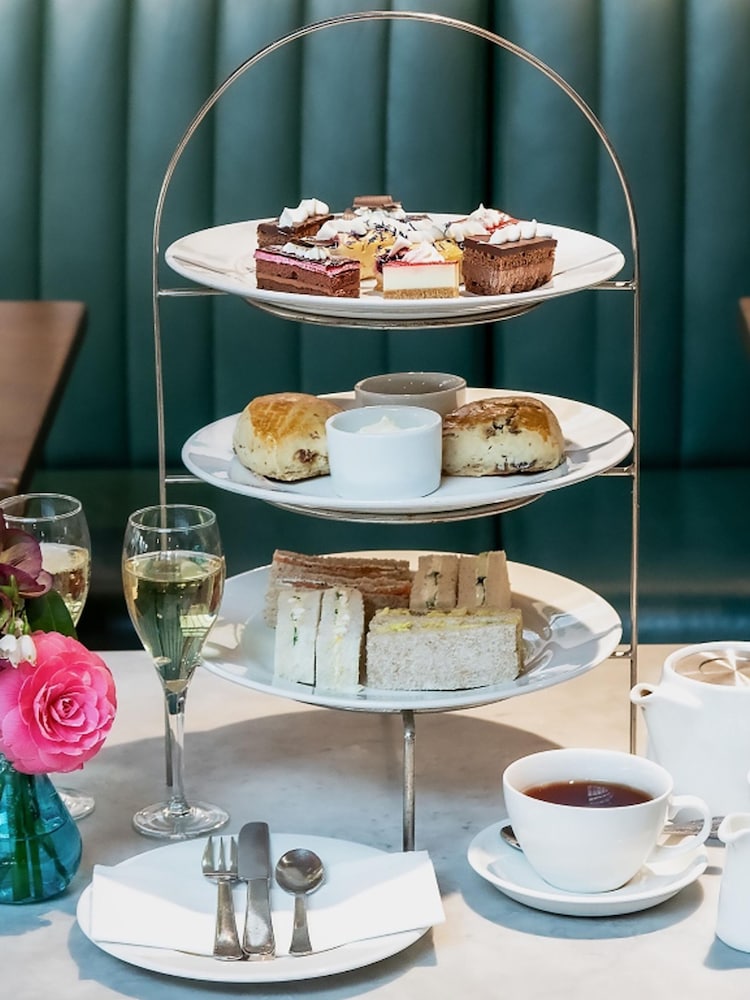 Virgin Experience Days RHS Garden Wisley Visit and Afternoon Tea for Two - Image 2 of 2