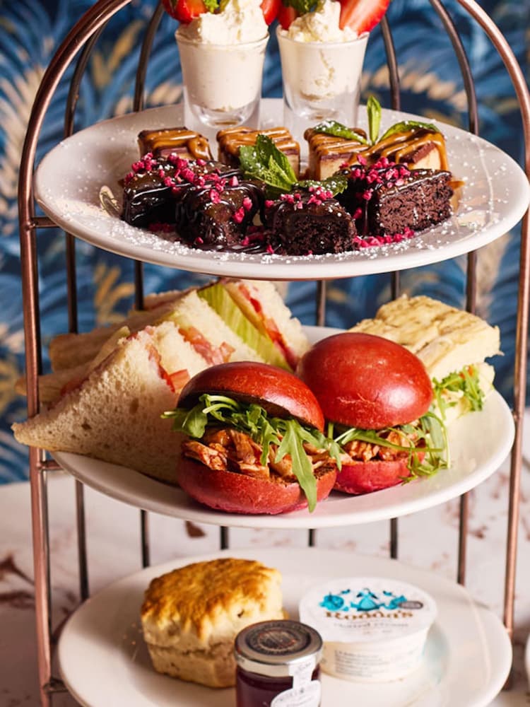 Virgin Experience Days Slug and Lettuce Afternoon Tea with Cocktail or Prosecco for Two - Image 2 of 2