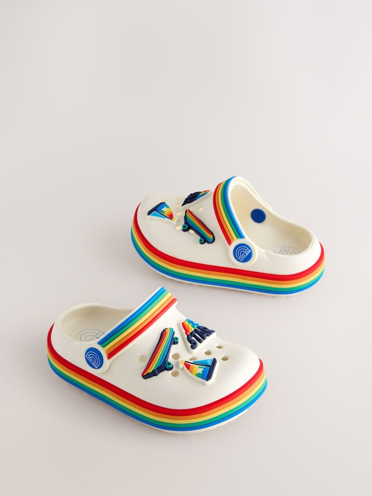 Little Bird by Jools Oliver Bright Rainbow Light-Up Clog Sandals - Imagem 2 de 6 Little Bird by Jools Oliver Bright Rainbow Light-Up Clog Sandals - Imagem 2 de 6
