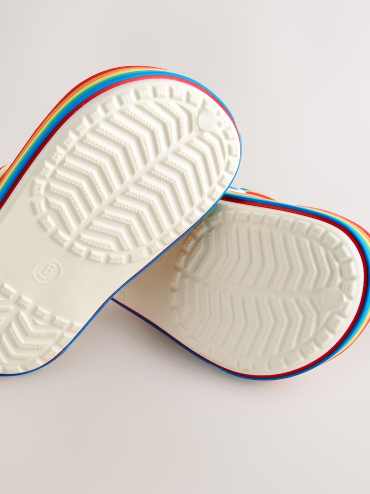 Little Bird by Jools Oliver Bright Rainbow Light-Up Clog Sandals - Imagem 6 de 6 Little Bird by Jools Oliver Bright Rainbow Light-Up Clog Sandals - Imagem 6 de 6