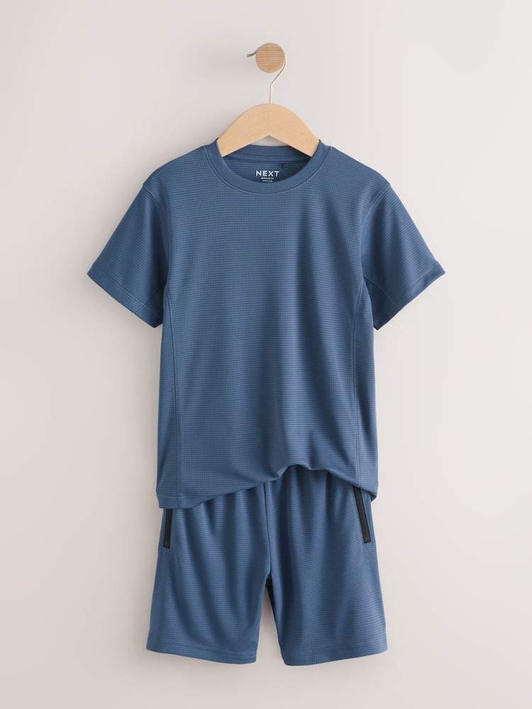 Mittelblau - Sport-Set mit T-Shirt und Shorts (3–16 Jahre) - Bild 2 von 8 Mittelblau - Sport-Set mit T-Shirt und Shorts (3–16 Jahre) - Bild 2 von 8