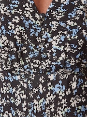 Ro&Zo Black Petite Ground Ditsy Print Shirred Cuff Midi Dress - Image 4 of 4