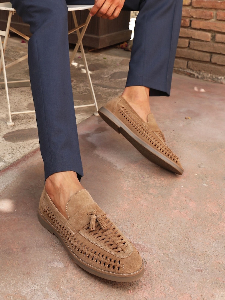 Off The Hook Tiger Tassel Suede Leather Slip-On Loafers with Woven Detail - Imagen 2 de 10
