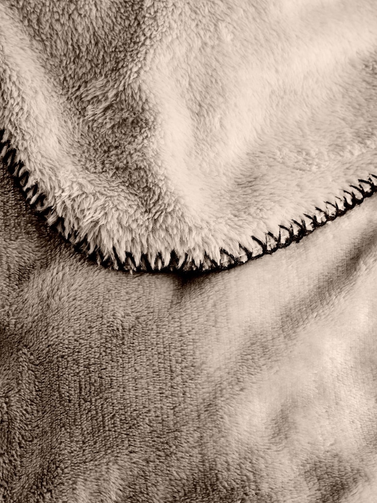 Natural Plush Fleece Blanket Stitch Throw - Image 6 of 6