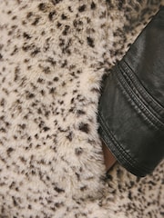 Animal Print - Weste aus Fellimitat - Bild 6 von 9
