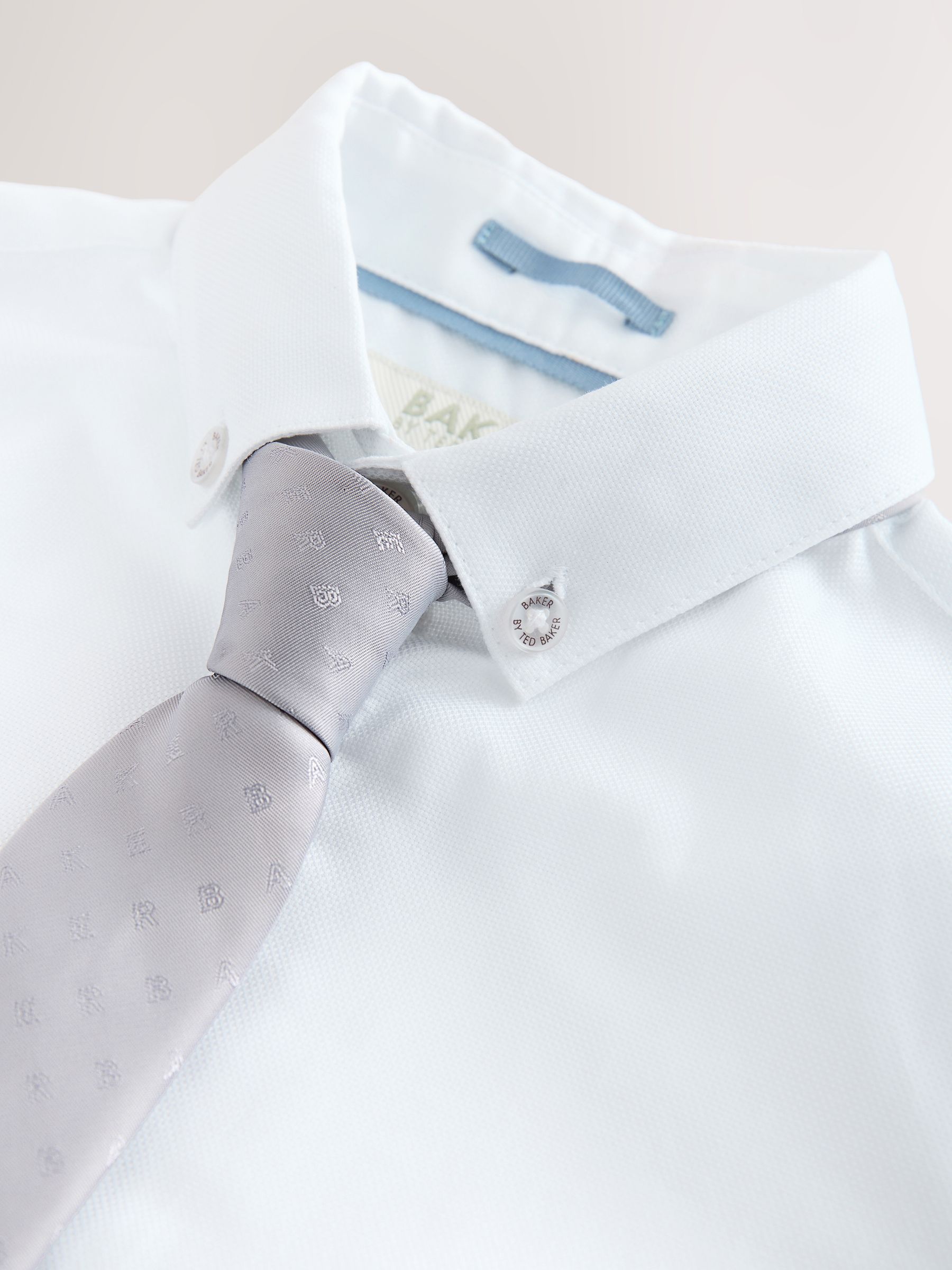 Next：日本 ストーン - Baker by Ted Baker ベスト、シャツ、ネクタイ