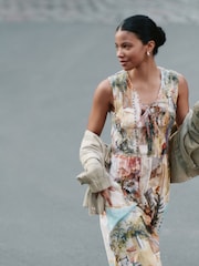 Patched Print V-Neck Shirred Body Maxi Dress - Image 4 of 7