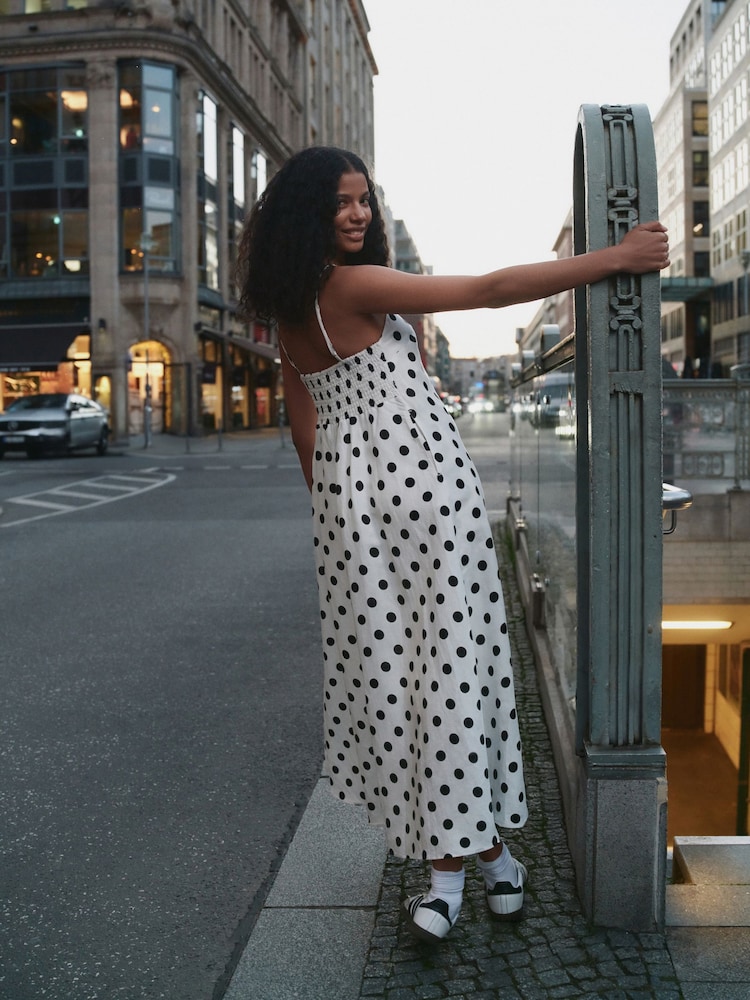 Negro/lunares blancos - Square Neck Cami Midi Dress - Imagen 2 de 5