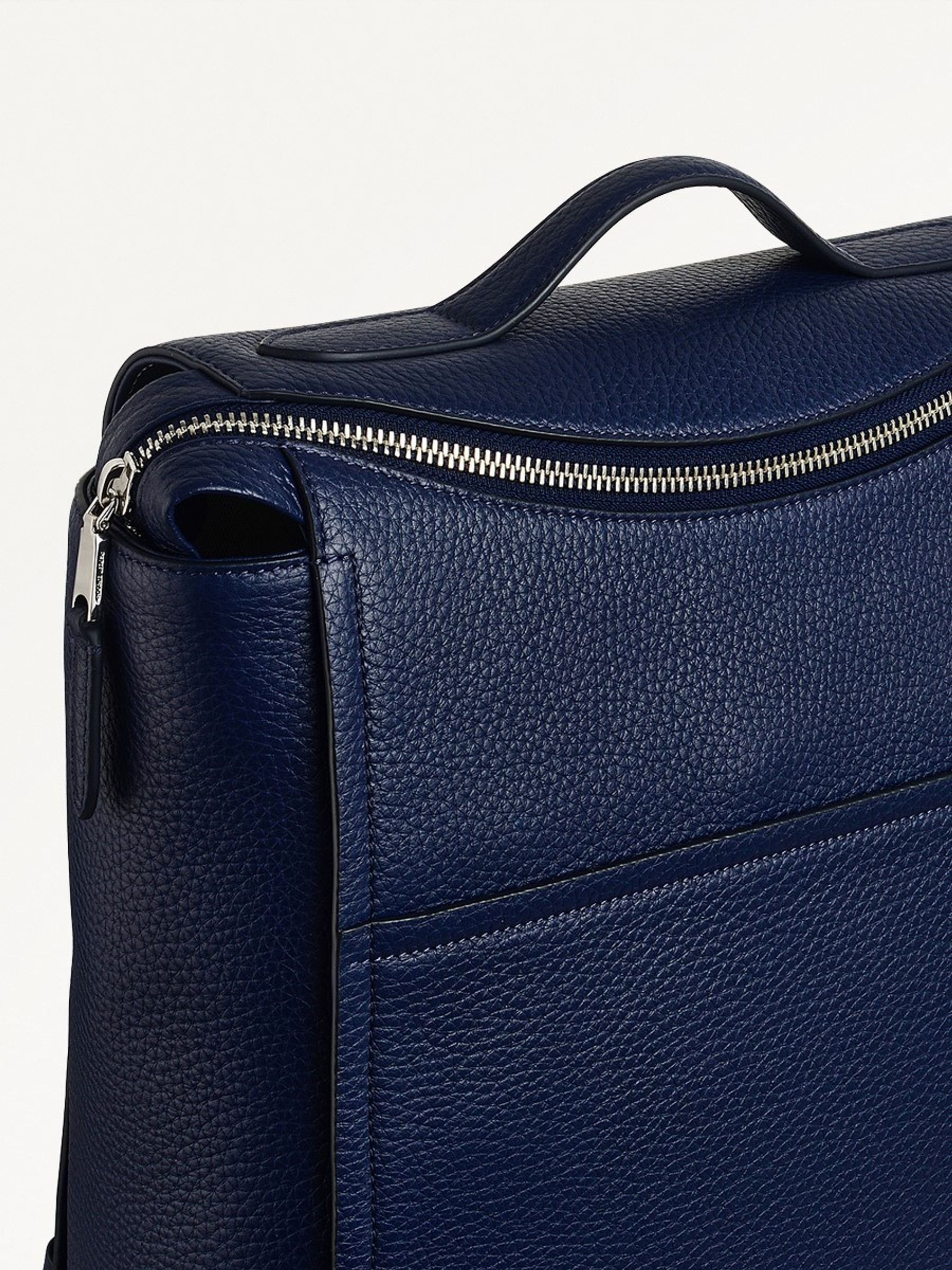 RADLEY オークストリート ミディアム ジップトップ トート Next：日本 Radley ミディアム ブルー オーク ストリート ジップ