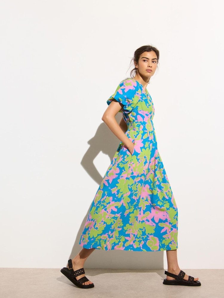Oliver Bonas Luminous Floral Print V-Neck Midi Dress - Bild 1 von 7 Oliver Bonas Luminous Floral Print V-Neck Midi Dress - Bild 1 von 7