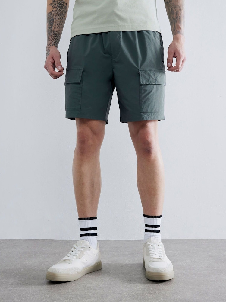River Island Grey Stretch Skinny Cargo Shorts - Image 2 of 3 River Island Grey Stretch Skinny Cargo Shorts - Image 2 of 3