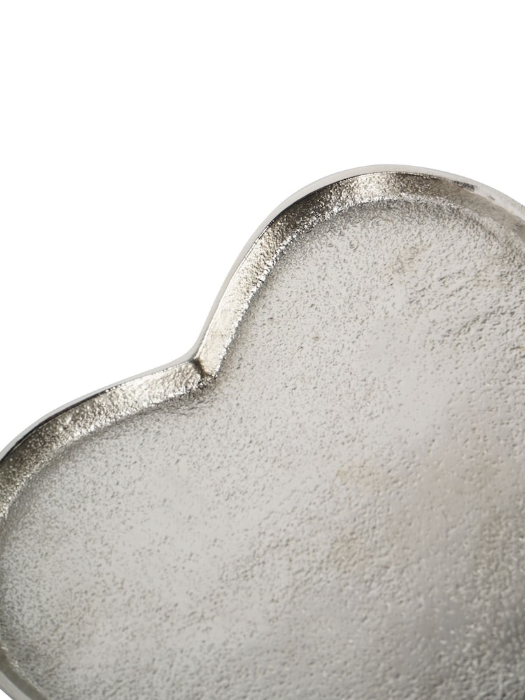 Libra Interiors Set of 2 Silver Esme Heart Plates - Image 6 of 6
