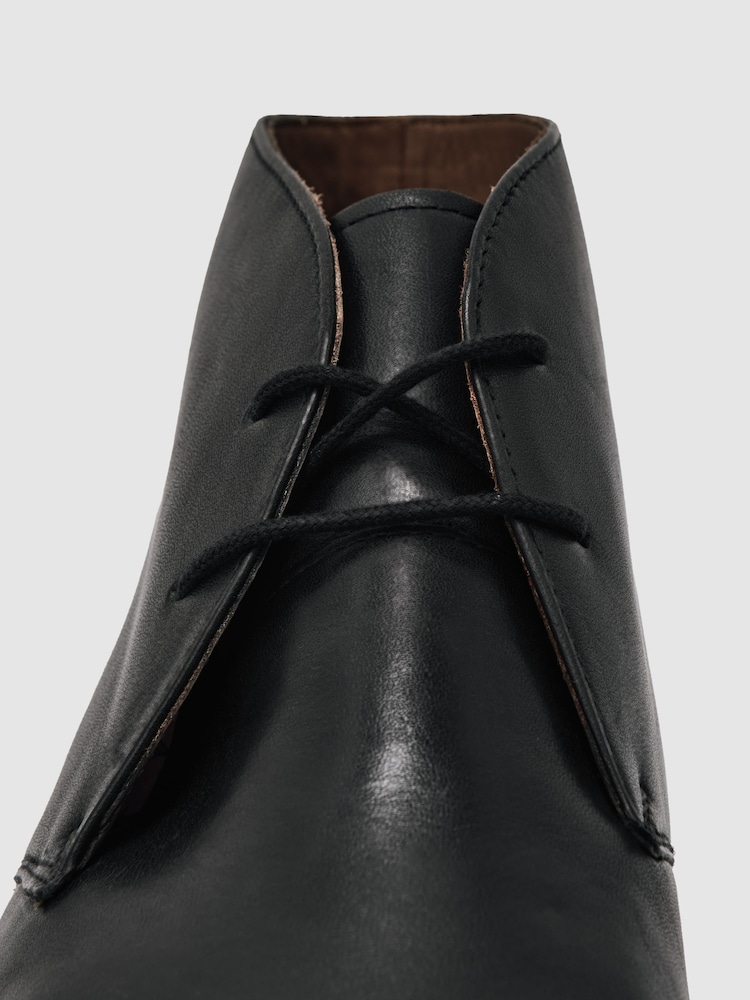 Reiss Black Clarkson Leather Lace-Up Chukka Boots - Image 5 of 5 Reiss Black Clarkson Leather Lace-Up Chukka Boots - Image 5 of 5