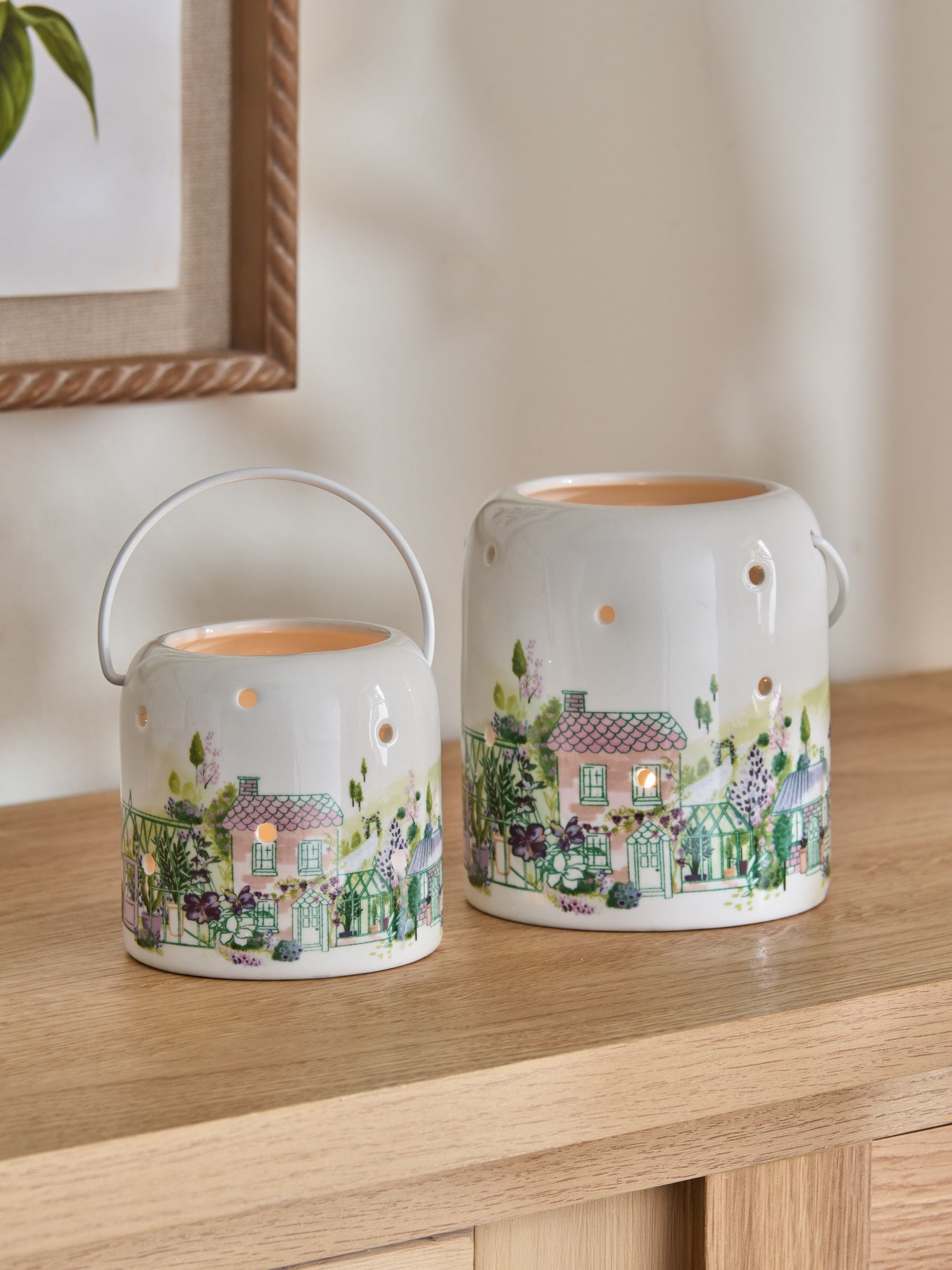 Buy Set of 2 House Scene Ceramic Tea Light Holders з сайту Next