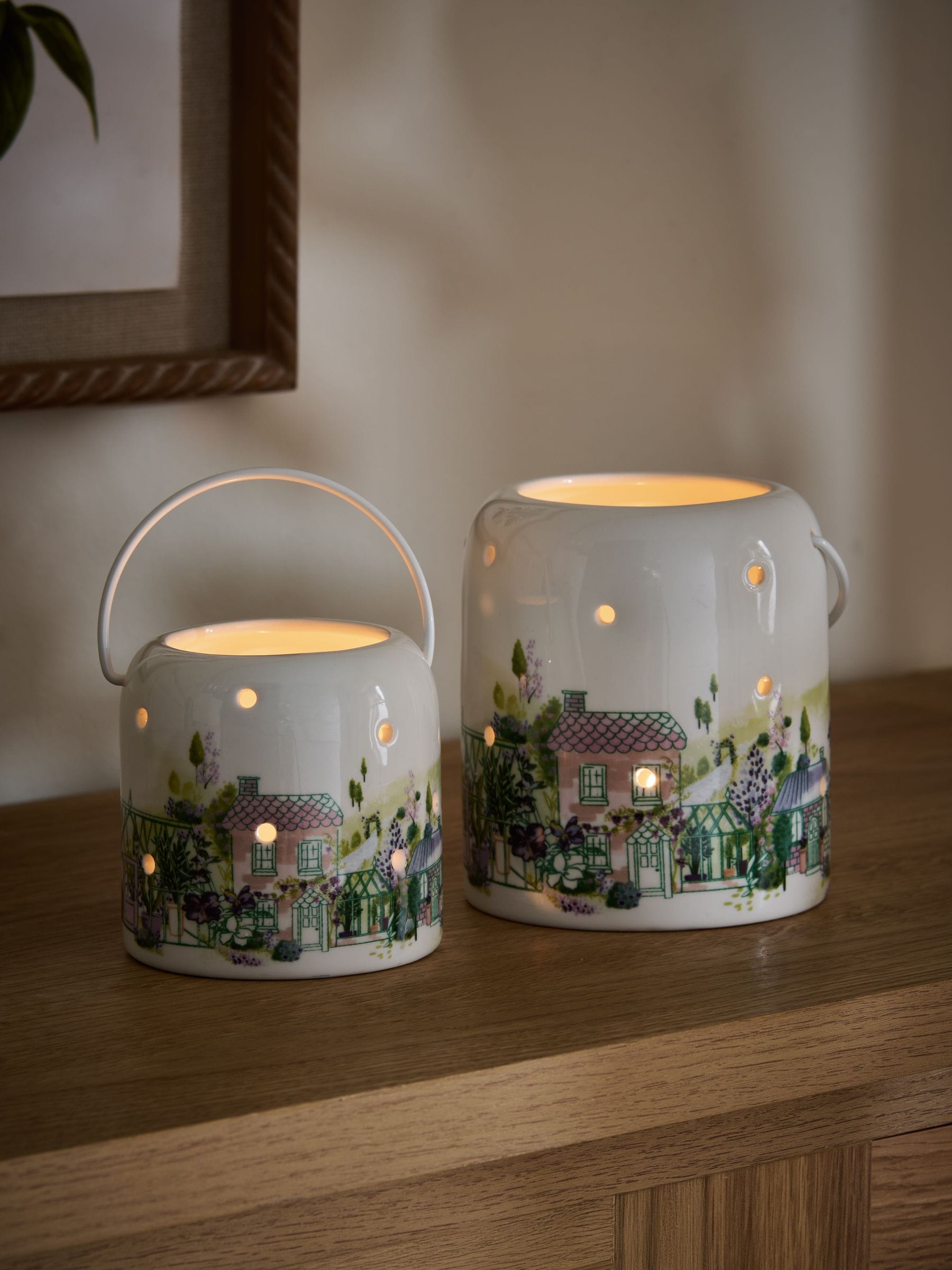 Buy Set of 2 House Scene Ceramic Tea Light Holders з сайту Next