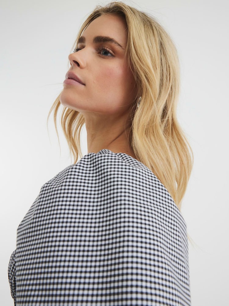River Island Black Petite Gingham Puff Sleeve Shirred Top - Image 2 of 4 River Island Black Petite Gingham Puff Sleeve Shirred Top - Image 2 of 4