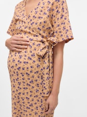 Mamalicious Pink Maternity Short Sleeve Jersey Midi Dress With Nursing Function - Image 5 of 5