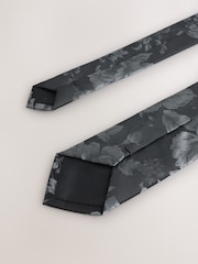 Black Tie and Pocket Square Set - Image 3 of 4