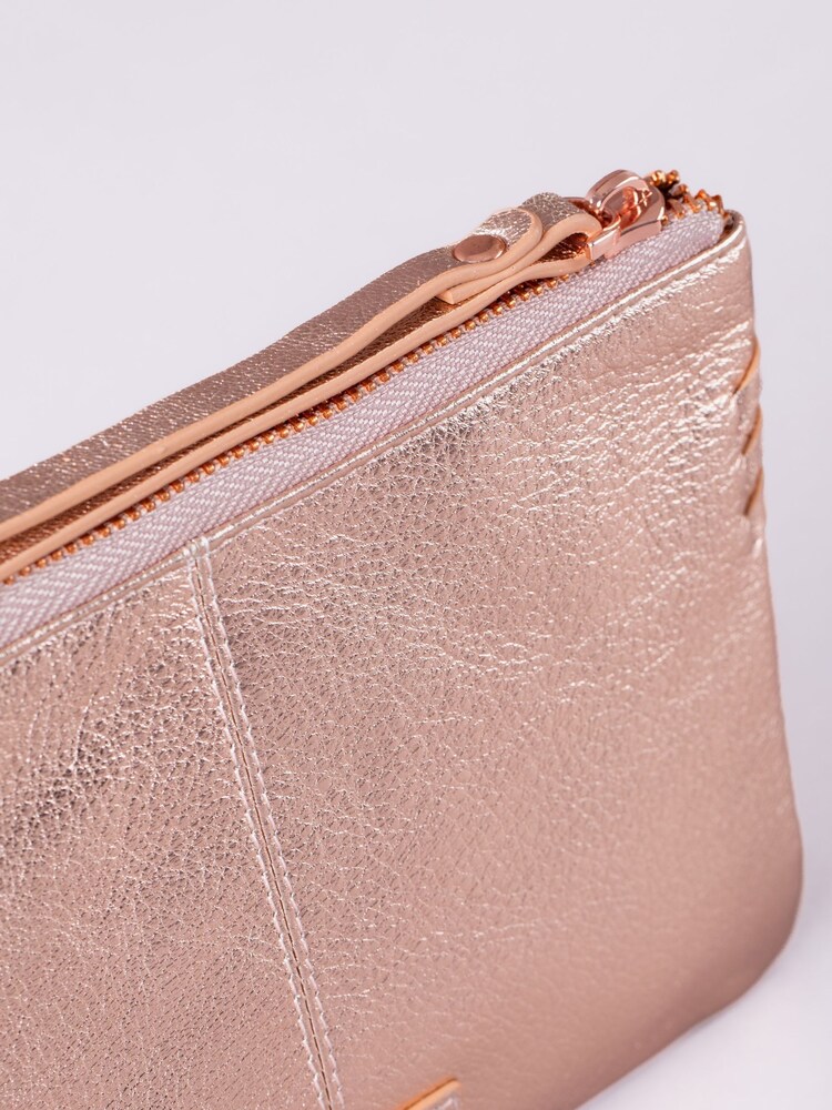 Lakeland Leather ארנק פאוץ', דגם Tarnly - תמונה 7 מתוך 7