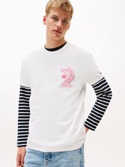 أبيض - Tommy Jeans Back Graphic Print Crew Neck T-Shirt - صورة 1 من 5
