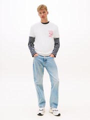 أبيض - Tommy Jeans Back Graphic Print Crew Neck T-Shirt - صورة 3 من 5