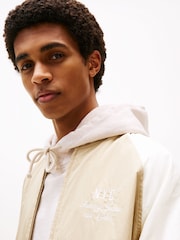 Tommy Jeans Water Repellent Lightweight Bomber Jacket - Imagen 4 de 6