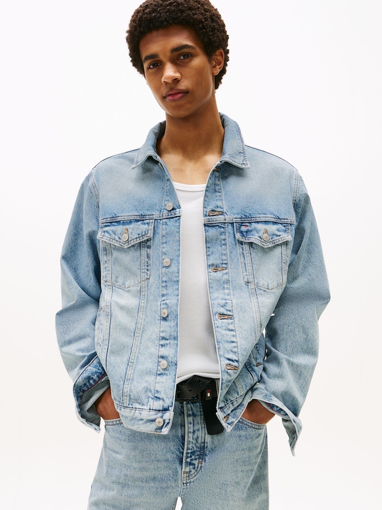 Tommy Jeans Ryan Back Logo Denim Trucker Jacket - Imagen 1 de 6