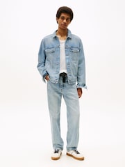 Tommy Jeans Ryan Back Logo Denim Trucker Jacket - Imagen 3 de 6