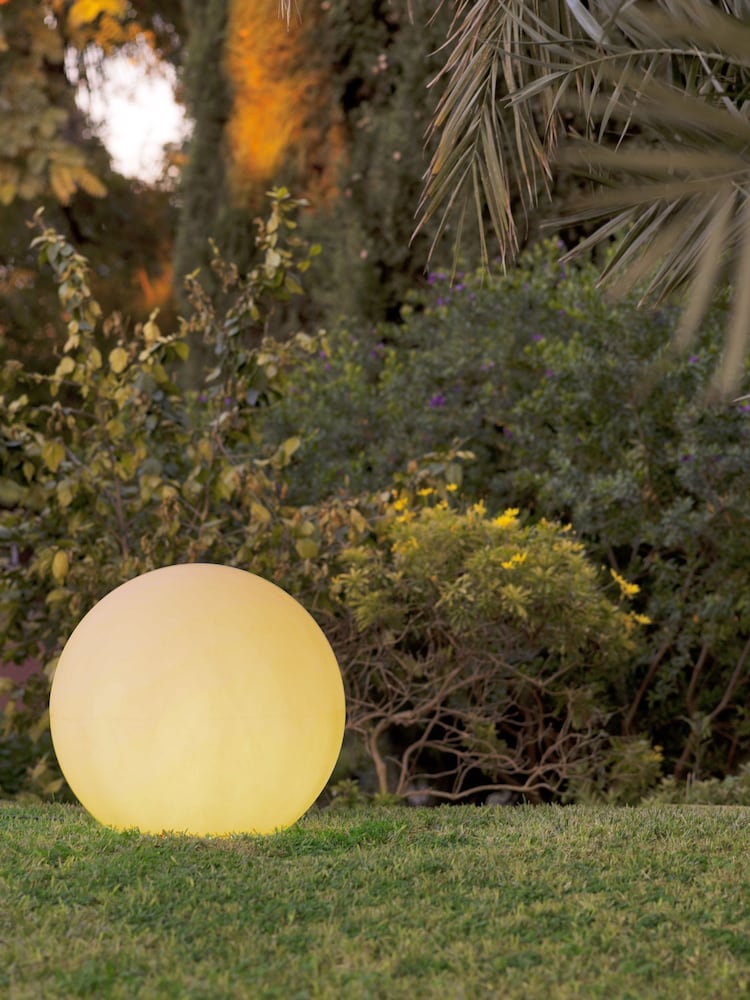 New Garden White Outdoor Buly Lighted Ball 40cm Solar Charging with Rechargeable Battery - Image 1 of 4