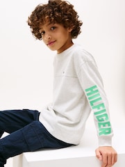 Tommy Hilfiger Logo Graphic Long Sleeve T-Shirt - Bild 4 von 5