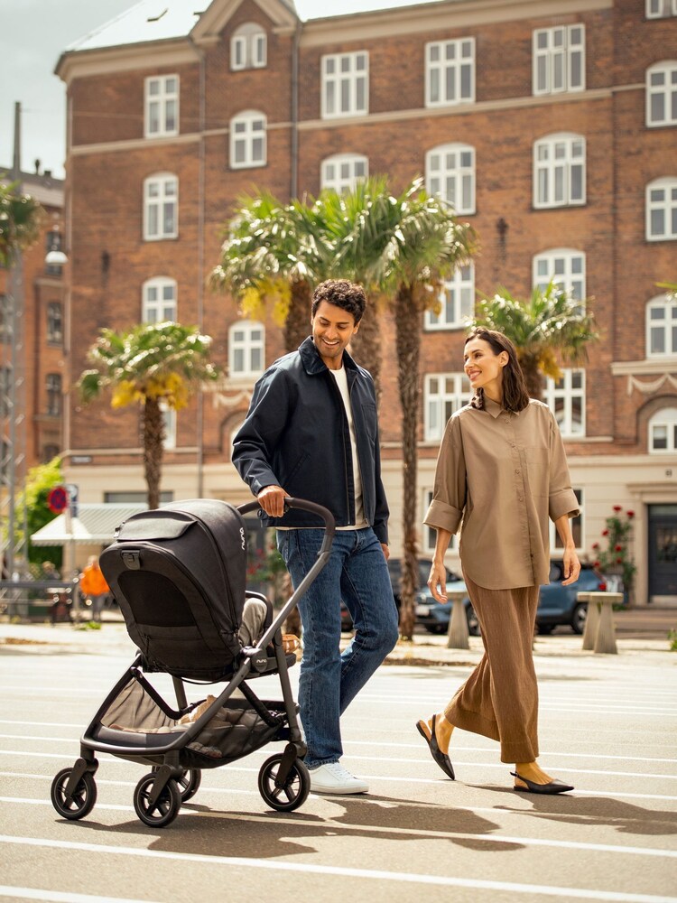 Nuna Black SWIV PIPA Nursery Travel Bundle - Image 6 of 6