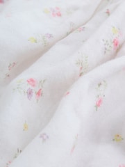 Blanco/Estampado de florecitas - Conjunto de 2 piezas con pelele bombacho y medias para bebé (0 meses - 3 años) - Imagen 9 de 11