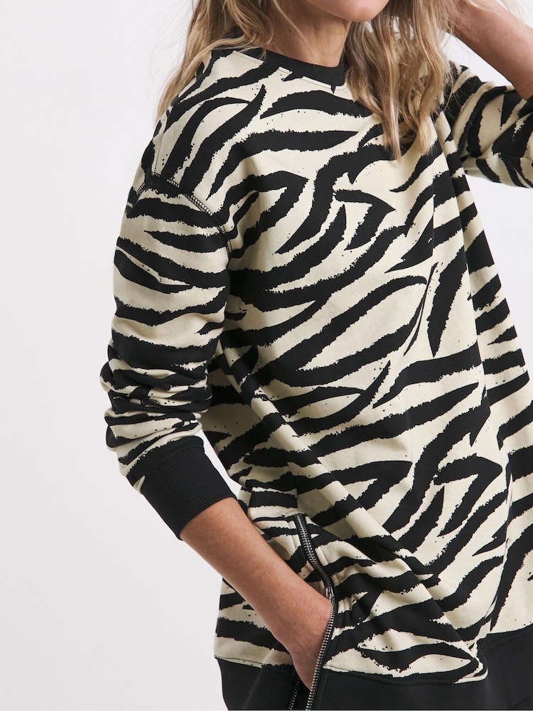 JD Williams Animal Print Side Zip Longline Sweatshirt - Image 4 of 4 JD Williams Animal Print Side Zip Longline Sweatshirt - Image 4 of 4