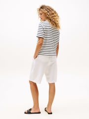 Tommy Hilfiger White Crew Neck Relaxed T-Shirt - Image 2 of 5