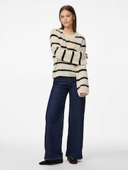PIECES Long Sleeve Round Neck Crochet Top - Imagen 4 de 6