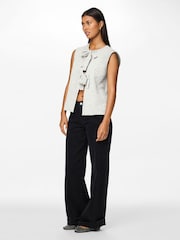 PIECES White Tie Front Bow Knitted Sleeveless Vest - Image 3 of 6
