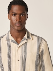 Monochromatyczny - Stripe Textured Short Sleeve Shirt - Obraz 1 z 5