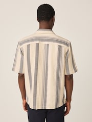 Monochromatyczny - Stripe Textured Short Sleeve Shirt - Obraz 4 z 5