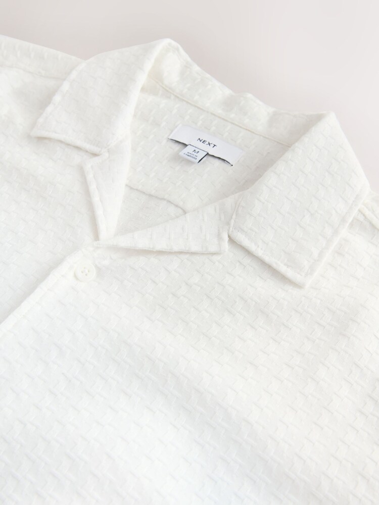 بيج فاتح - قميص بكم قصير مزركش - صورة 8 من 8 بيج فاتح - قميص بكم قصير مزركش - صورة 8 من 8