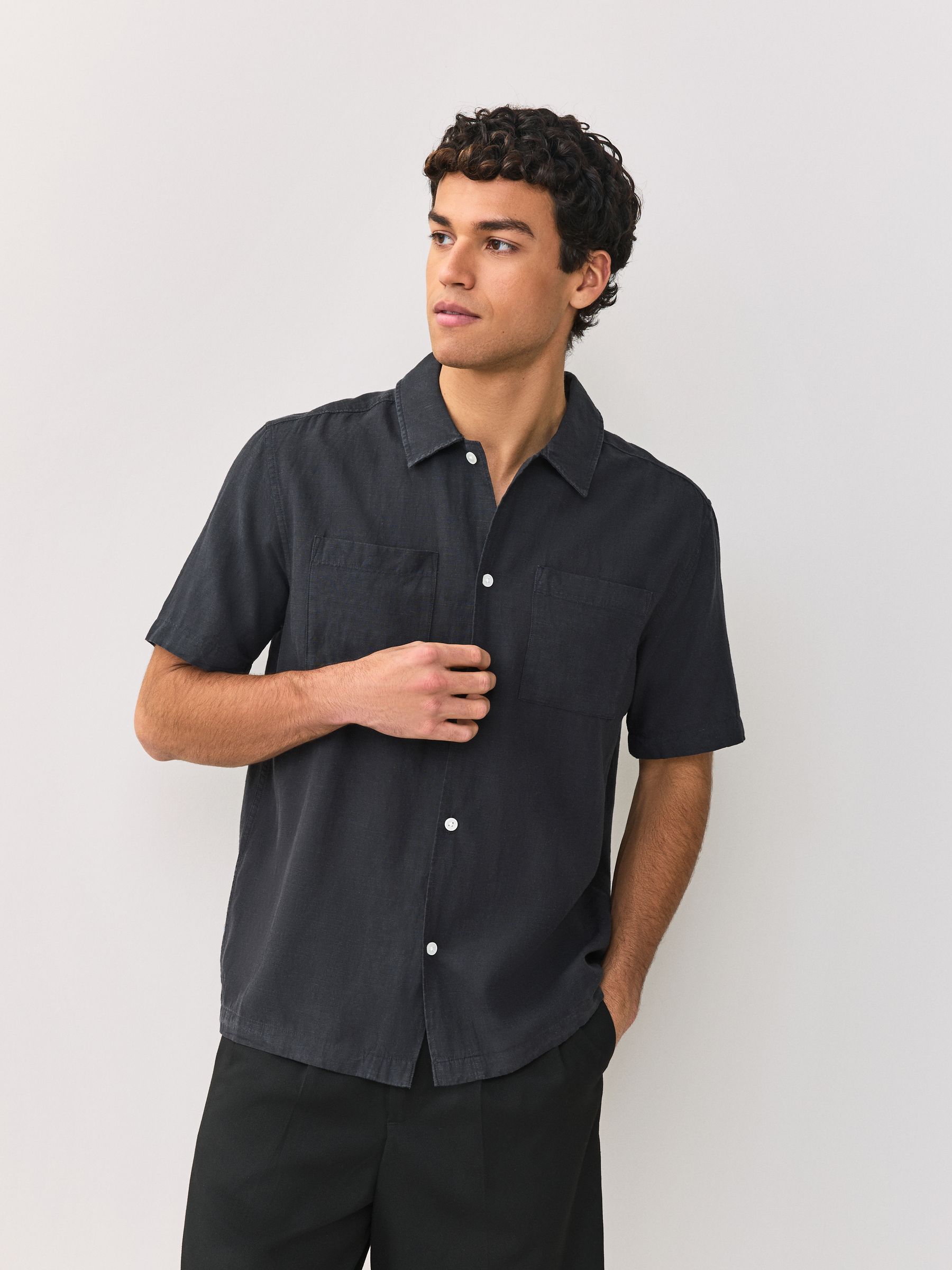 Next：日本 ブラック - N.Premium リネン ＆ TENCEL™ リヨセル 